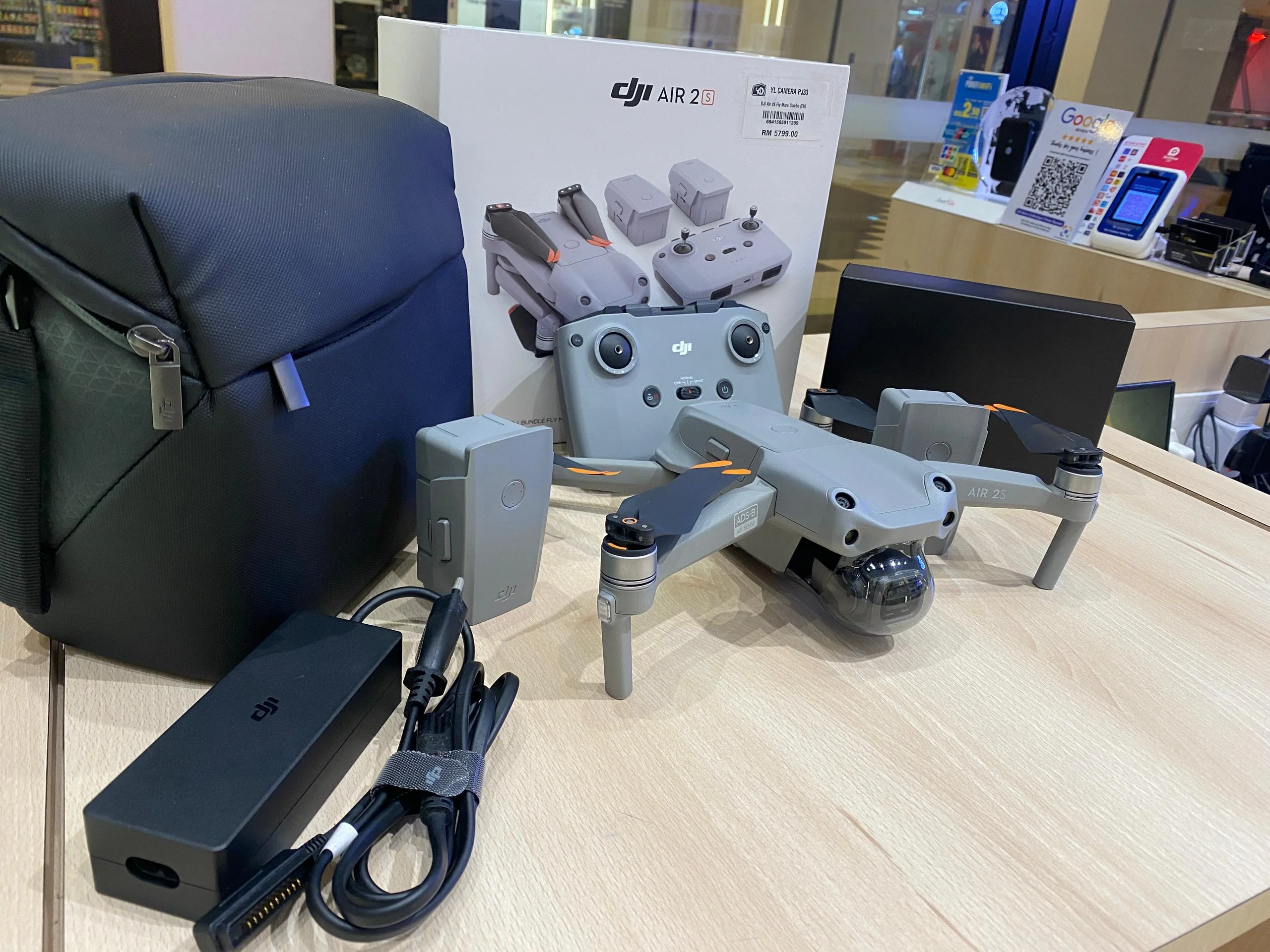 DJI AIR 2S FLY MORE COMBO - Image 4