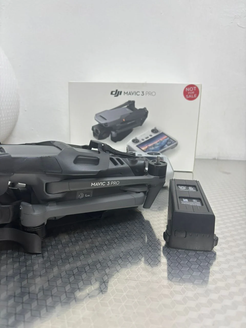 DJI MAVIC 3 PRO (DJI RC) - Image 2