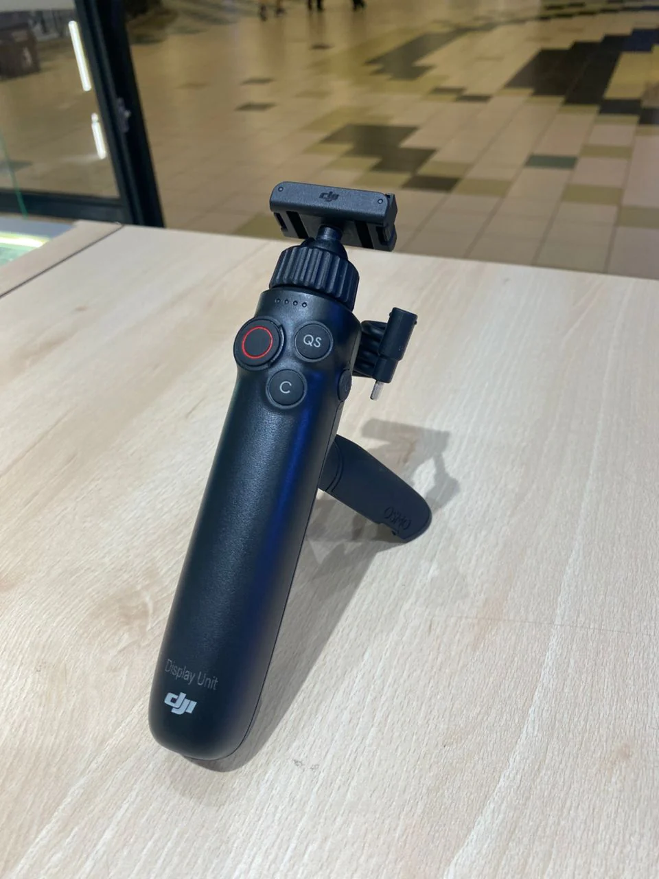 DJI Osmo Action Multifunctional Charging Handle (DISPLAY UNIT) - Image 3